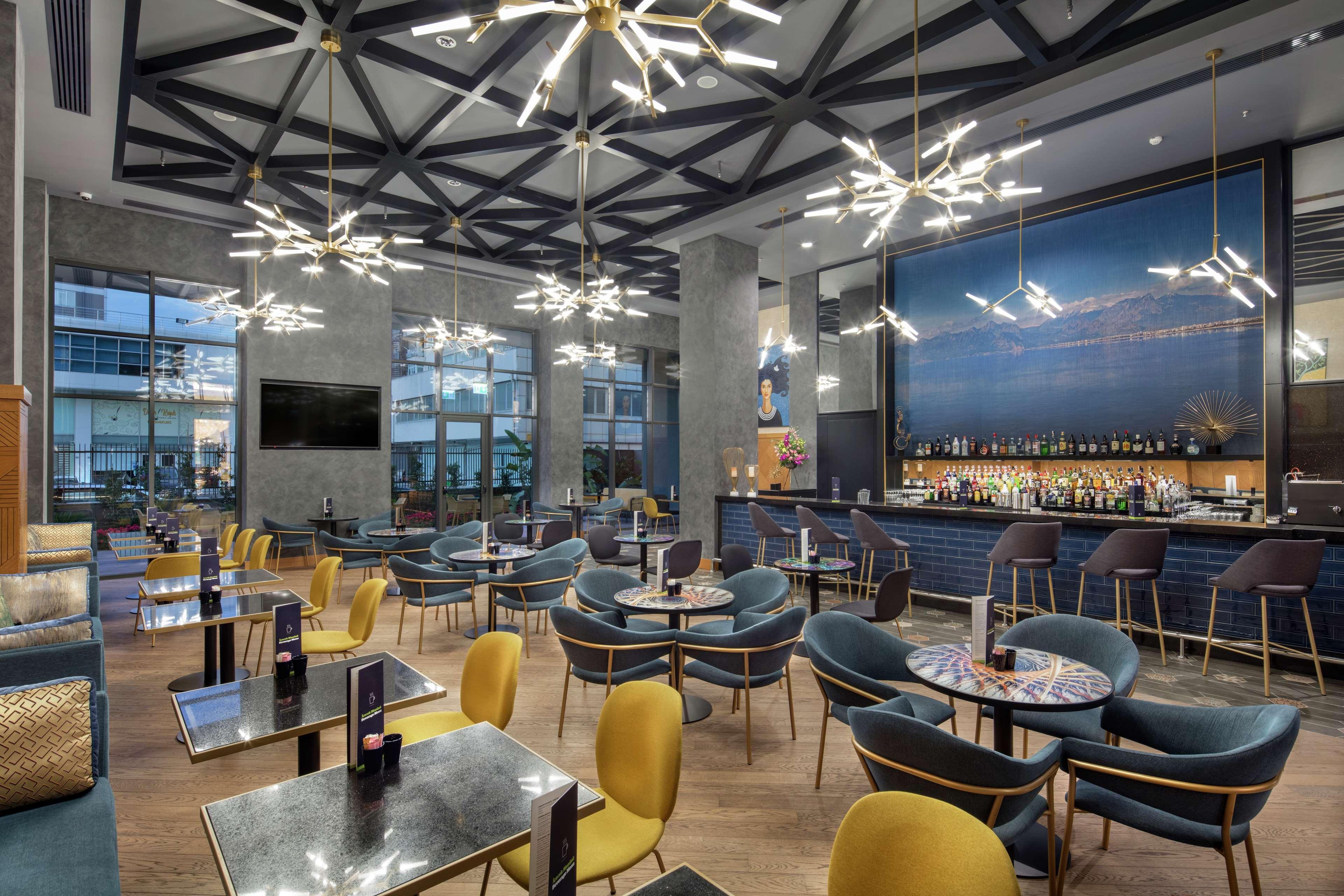 Doubletree By Hilton Antalya City Centre Екстер'єр фото The lounge at the airport