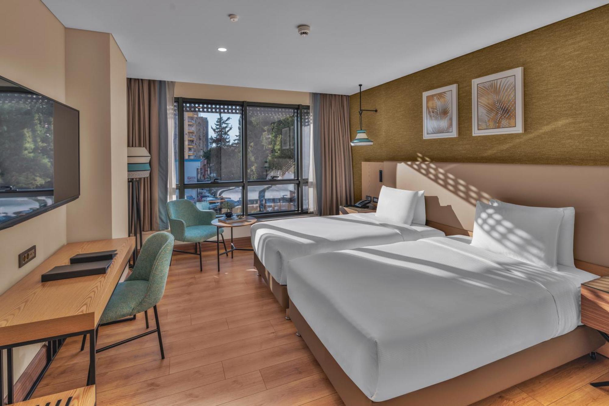 Doubletree By Hilton Antalya City Centre Екстер'єр фото A room at the hotel