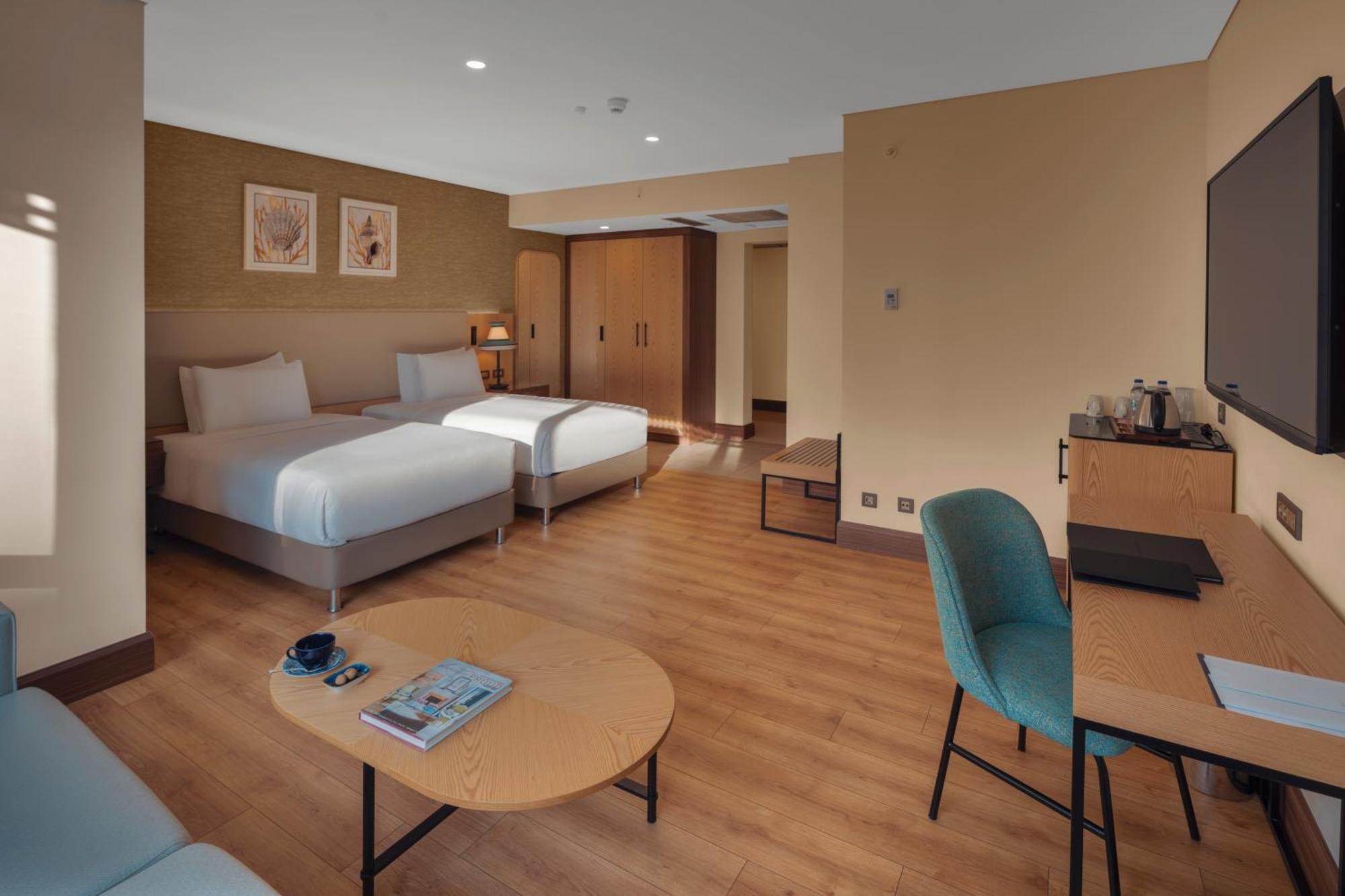 Doubletree By Hilton Antalya City Centre Екстер'єр фото A room at the hotel