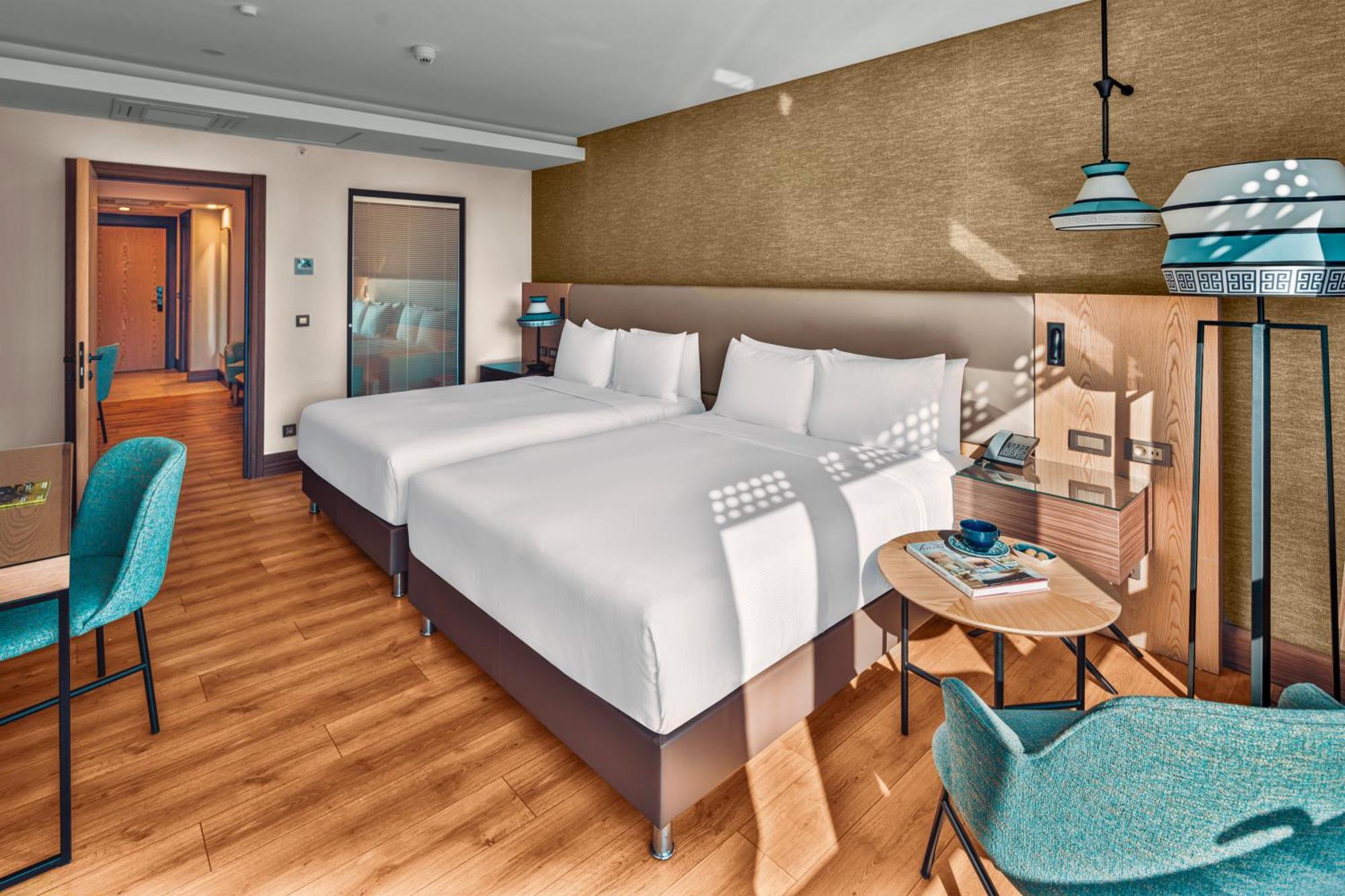 Doubletree By Hilton Antalya City Centre Екстер'єр фото A room at the hotel